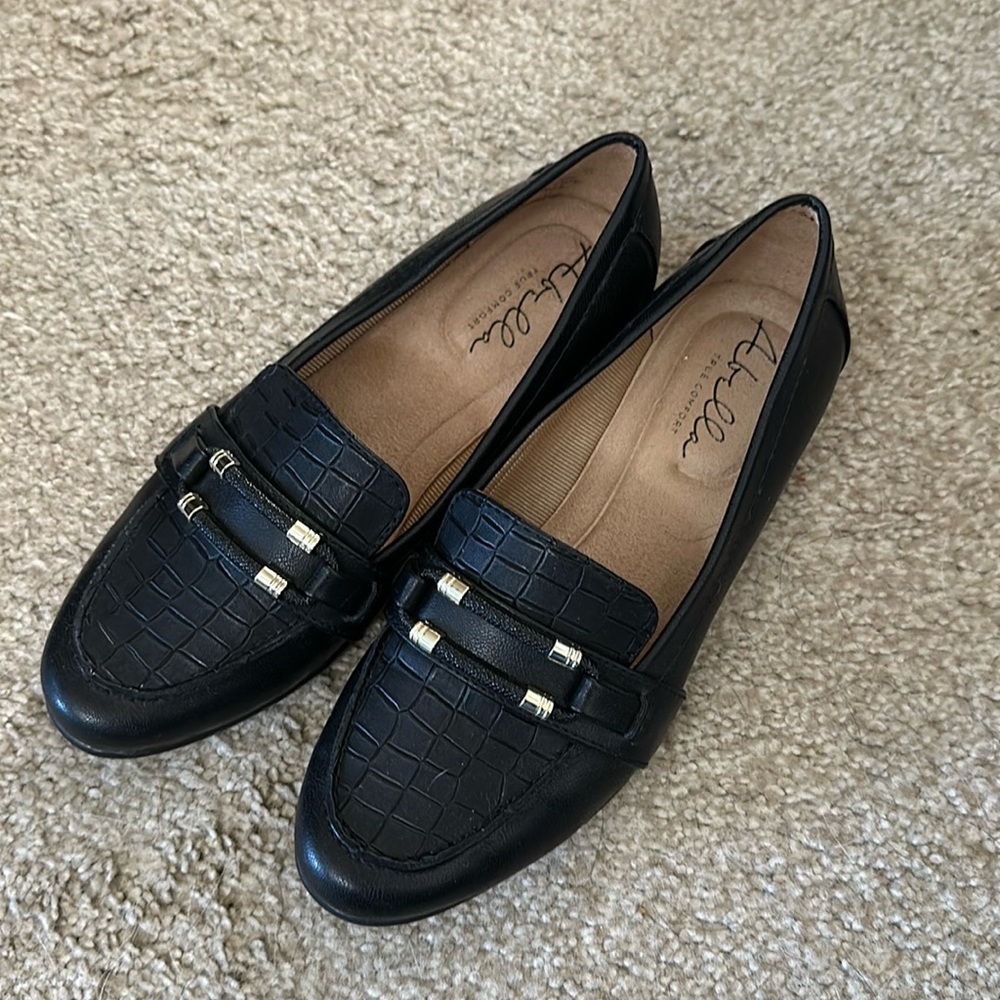 Abella Loafers